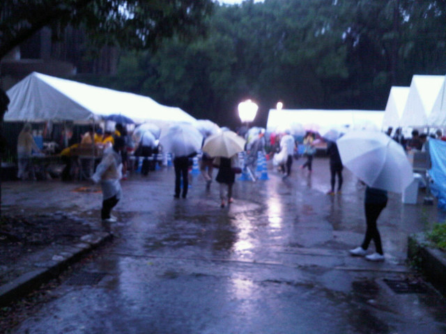 台風の影響で降雨続く中、大阪城公園ナイトラン開催 7月17日